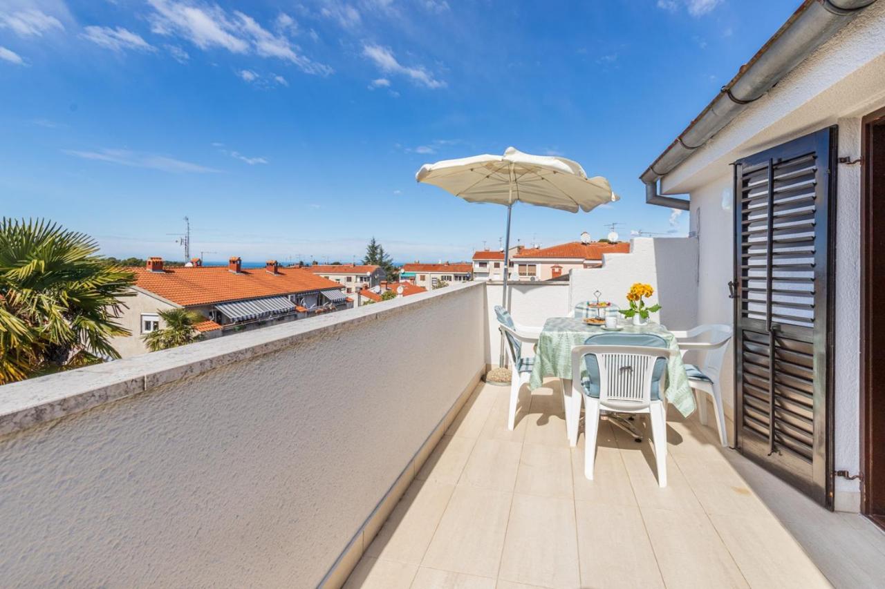 Apartments Ada Near The Sea Porec Exterior photo